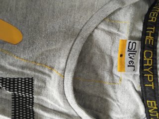 Camiseta gris manga larga hombre