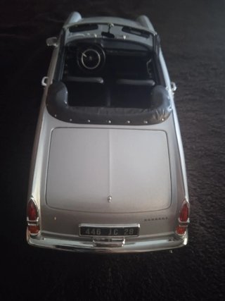 Maqueta Peugeot 404 Cabriolet 1:18 Norev