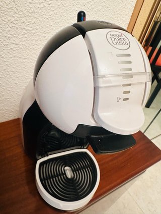 Cafetera Nescafé Dolce Gusto DeLonghi
