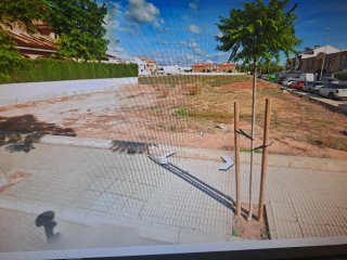 Parcela zona Piscina esquinera