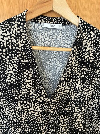 Vestido mini negro beige Mango Talla M