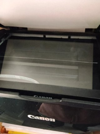 Se vende todo junto monitor,ratón,teclado, impreso