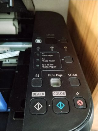 Se vende todo junto monitor,ratón,teclado, impreso