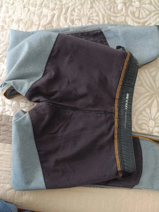 Pantalón vaquero moto Revit