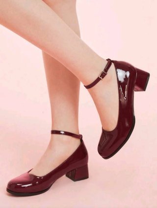 Zapatos color vino en buen estado