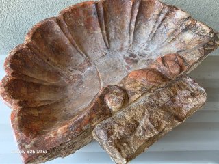 Acquasantiera in  marmo  scultura a forma di conch