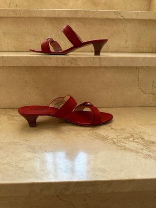 Sandalias Lottusse Piel Rojo T38 Medio tacón.