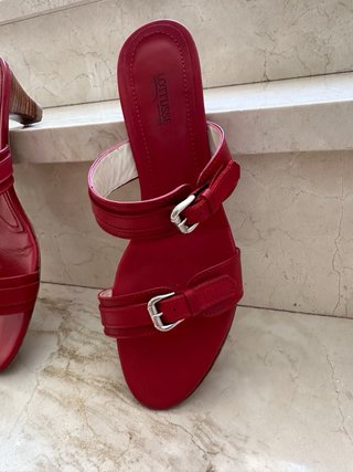 Sandalias Lottusse Piel Rojo T38 Medio tacón.