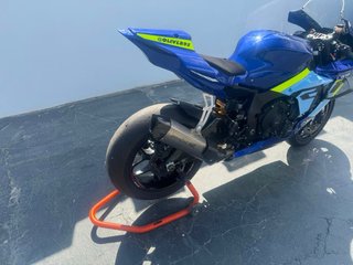Yamaha R1 preparada de circuito