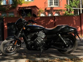 Harley Davidson Street 750 Negra