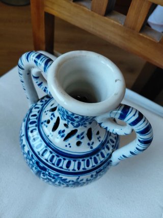 Jarra antigua Talavera azul y blanco