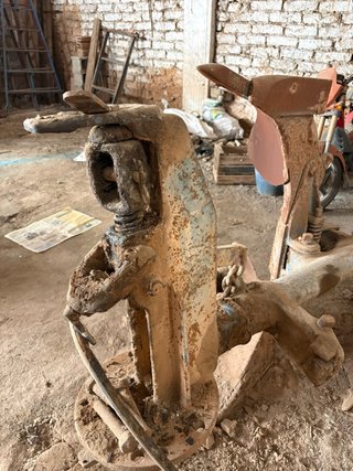 Arado bisurco vertedera hidráulica