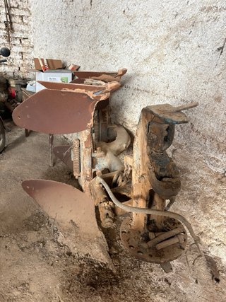 Arado bisurco vertedera hidráulica