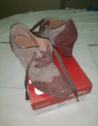 Botines piel tacón beige y marrón