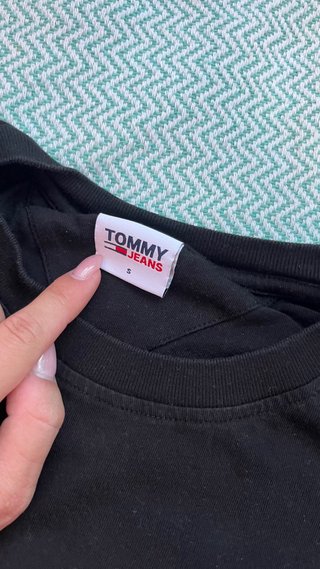 Camiseta Tommy Jeans Negra