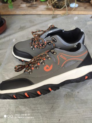 Zapatillas deportivas grises y naranjas T38