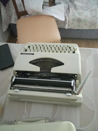 Máquina de escribir Topstar
