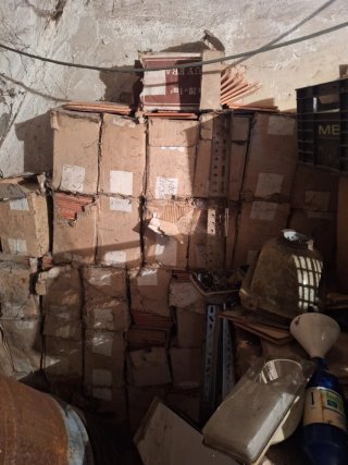 Azulejos  ay unas 100 cajas escucho ofertas