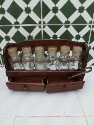 Especiero de madera con 6 frascos