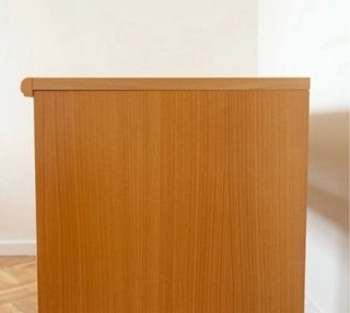 Escritorio de madera con 3 cajones