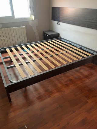 Conjunto cama + mesitas + cabezal