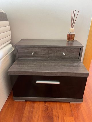 Conjunto cama + mesitas + cabezal