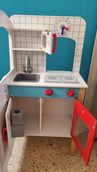 Cocinita de madera para niños