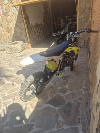 Moto huqsvarna tc 85 cc motor hecho con 2 horas