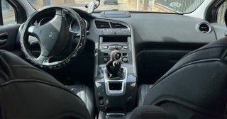 Peugeot 5008 2013
