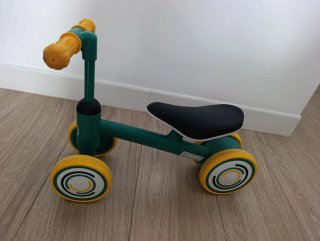 Bici de equilibrio 3 ruedas verde y amarillo