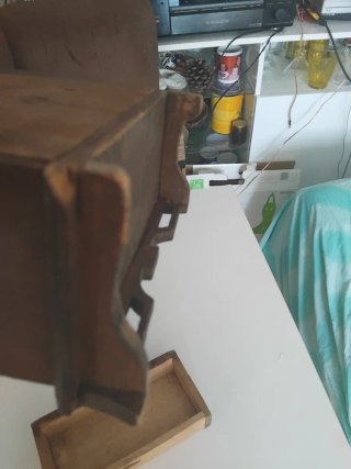 Armario de juguete antiguo