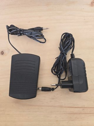 Máquina de Coser KPCB Mini con Mesa y Pedal