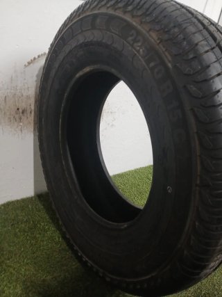 225 70 15C 104/102R CONTINENTAL VANCO2