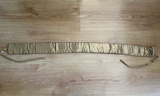 Cinturón decorado con lentejuelas