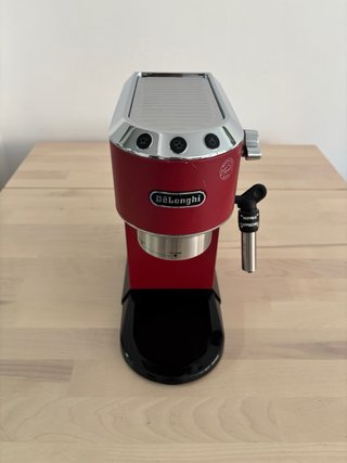 Cafetera De’Longhi Dedica Style - Roja