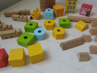 Set costruzioni legno bambini contenitore