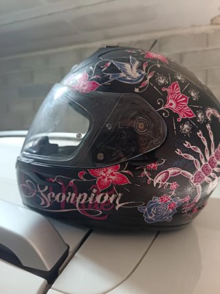 Casco scorpion dom desing