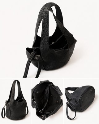 Bolso negro de hombro con correa larga