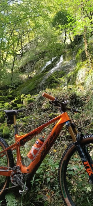 Bicicleta MTB Eléctrica ktm macina scarp se exonic