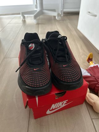 Zapatillas Nike Air Max Negras y Rojas