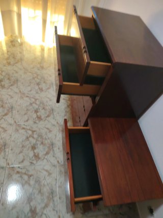 Comoda y mesita  70x102x44  60x50x44