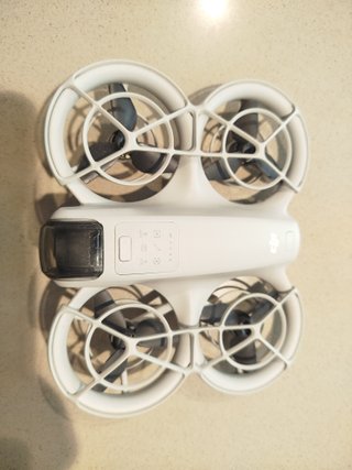 DJI Neo (Para piezas o reparar) – SIN BATERÍA