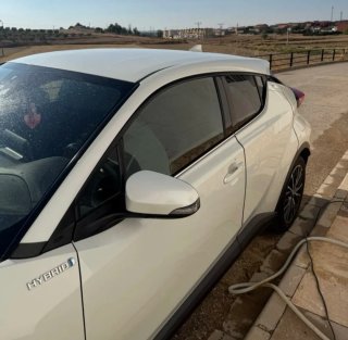 #Coche  Toyota C-HR Hybrid 1.8 HSD 122 CV año 2018