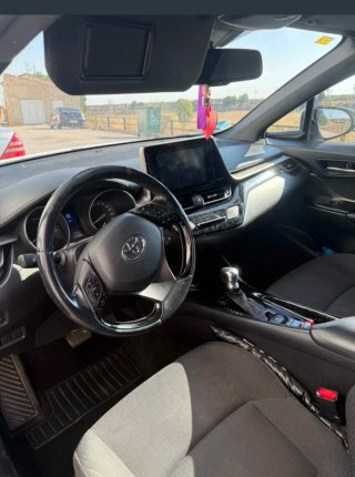 #Coche  Toyota C-HR Hybrid 1.8 HSD 122 CV año 2018