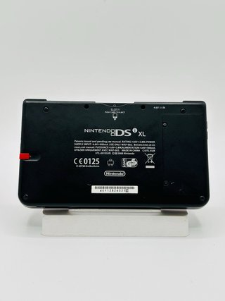Nintendo DSi XL Super Mario Bros. 25th