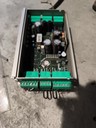 Placa electrónica de acceso monitorizada