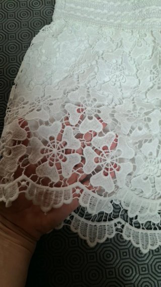 Pantaloncini in pizzo bianco