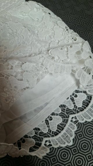 Pantaloncini in pizzo bianco