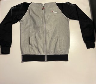 Sudadera de cremallera con cañucha de fila.