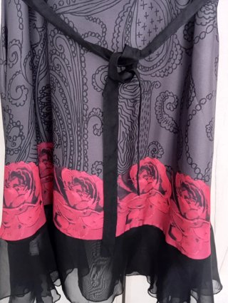Vestido Desigual flores y paisley